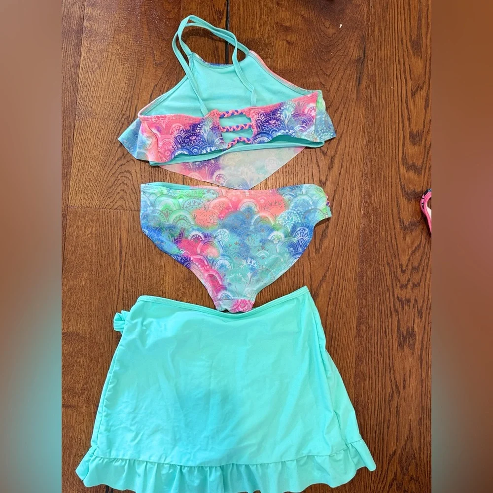 Girls'  10-12 bathing/swim suit bundle - Picture 8 of 9